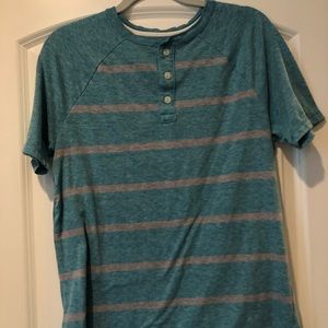 Men’s size medium urdan pipeline t-shirt
